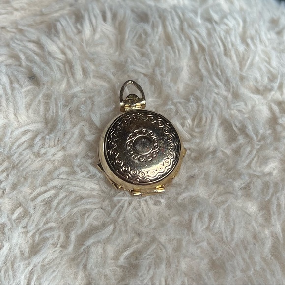 Vintage 50s Coro 4 Frame Locket - Picture 3 of 13
